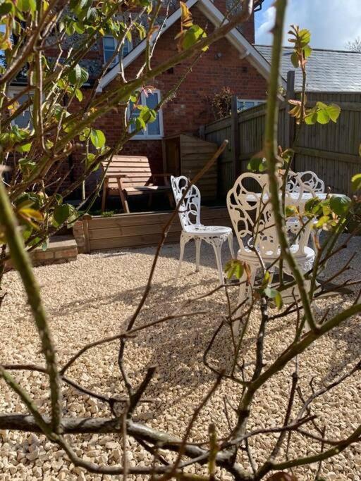 Ground Floor Garden Cottage, Near Stonehenge Shrewton Eksteriør billede